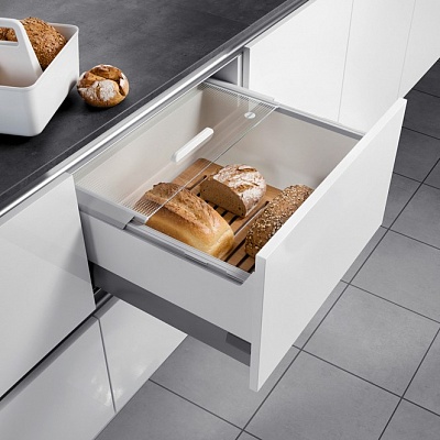  Hailo. -       3960-60